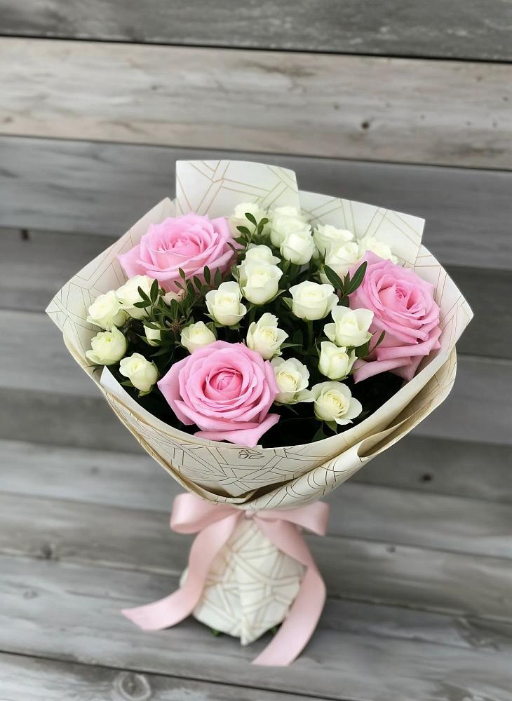 Букет цветов из: Розы в Гидроузел