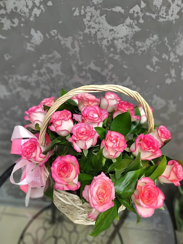 Цветочная композиция из Розы в корзине в Гидроузел
