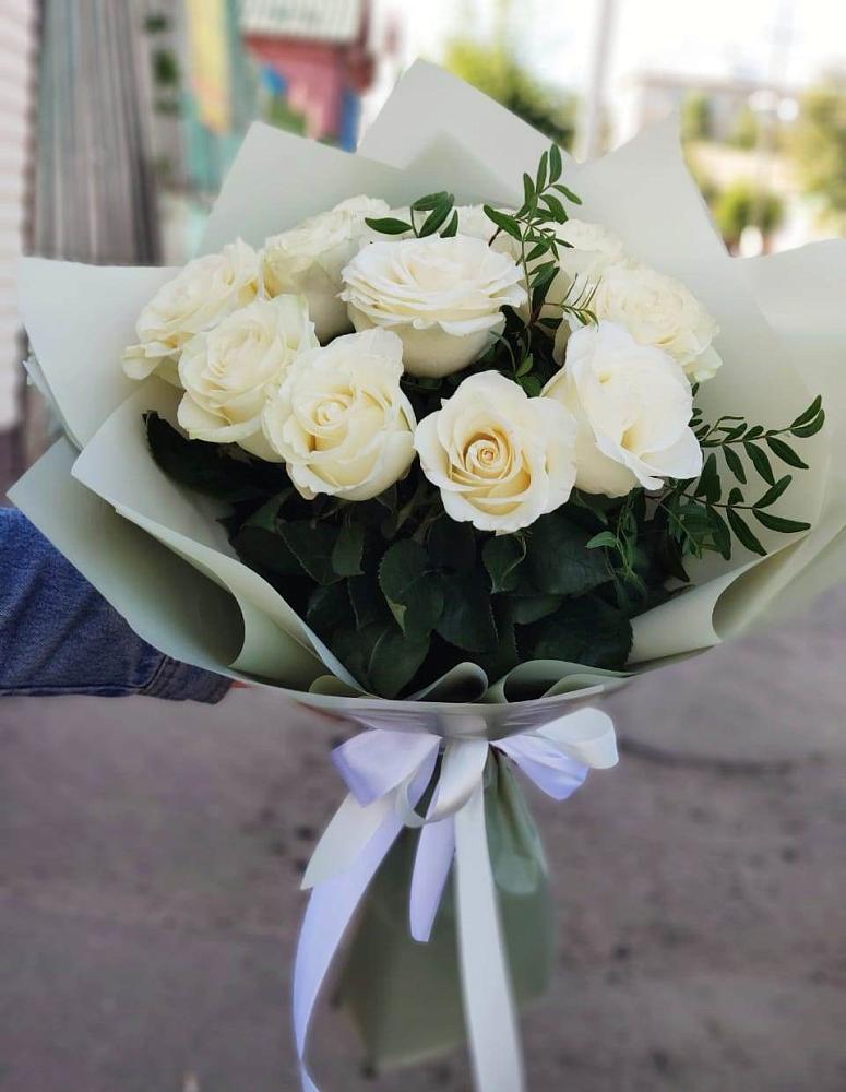 Букет Белые розы Проуд в Гидроузел