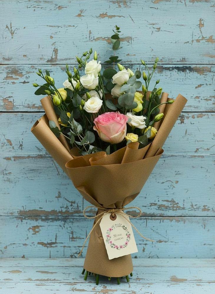 Букет цветов из: Розы и Лизиантусы в Гидроузел