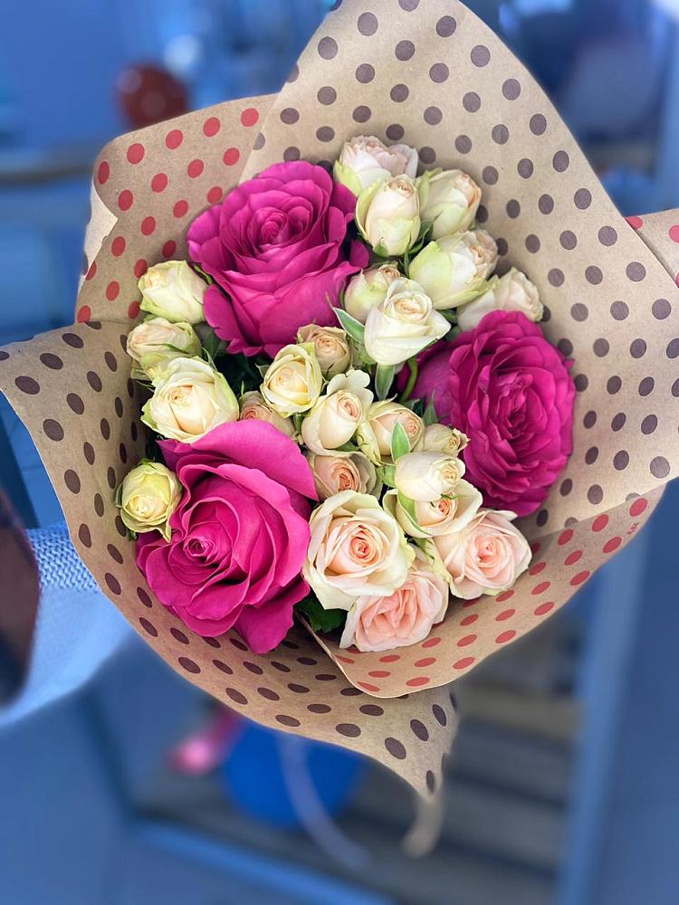 Букет цветов из: Розы в Гидроузел