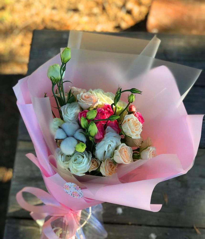 Букет цветов из: Розы и Лизиантусы в Гидроузел