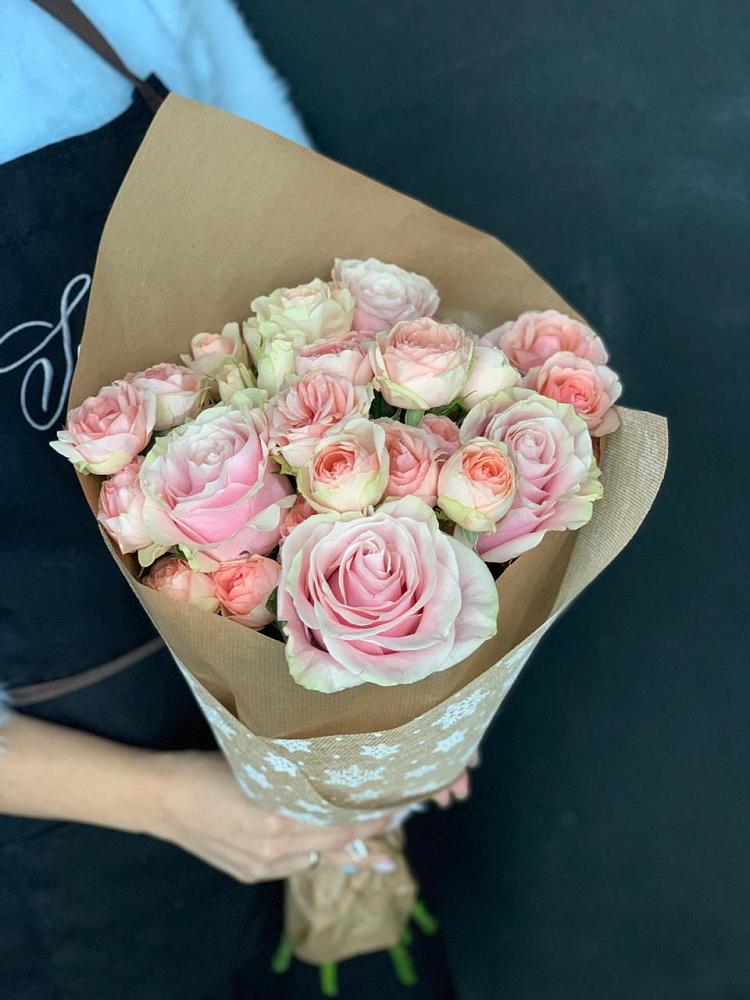 Букет цветов из: Хризантемы и Розы в Гидроузел