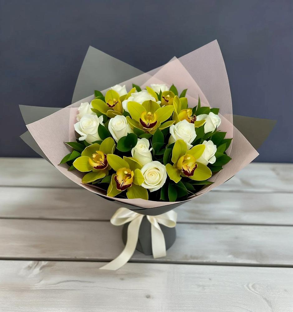 Букет цветов из: Орхидеи и Розы в Гидроузел