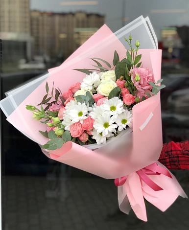 Букет цветов из: Розы, Лизиантусы и Хризантемы в Гидроузел