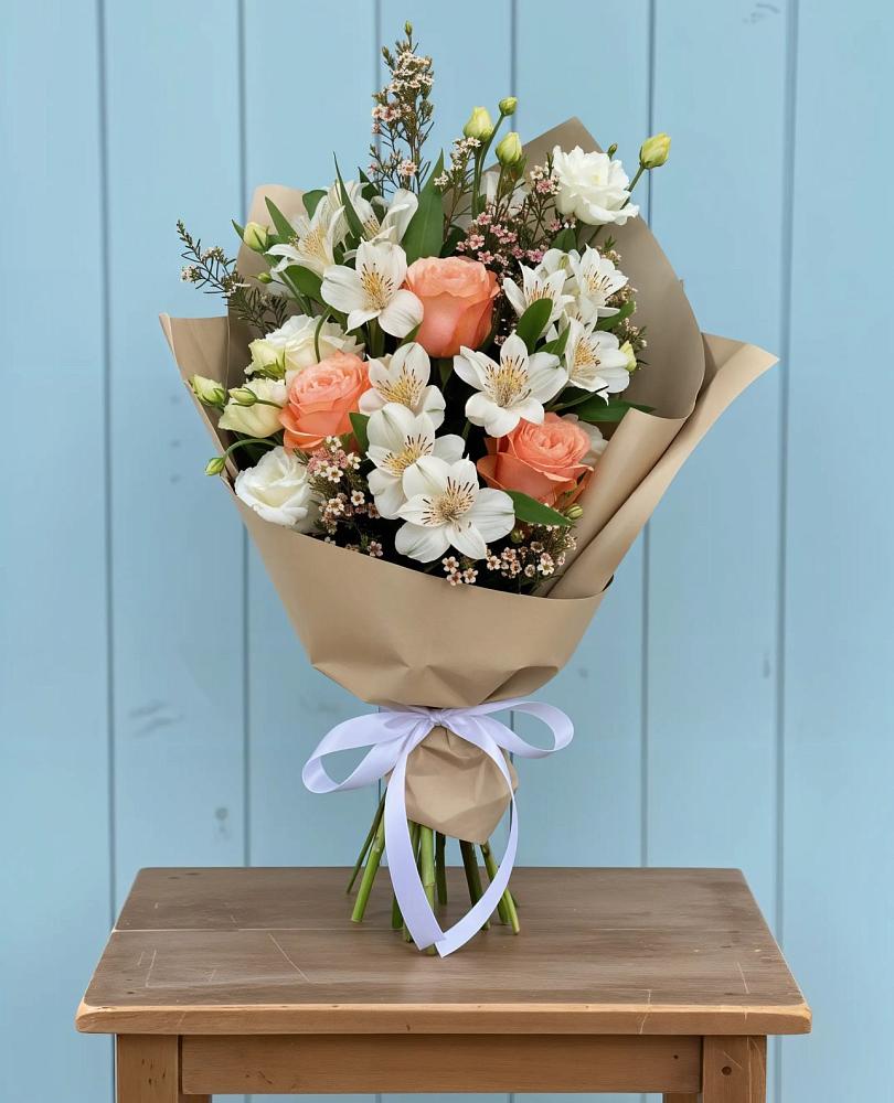 Букет цветов из: Альстромерии, Лизиантусы, Розы и Хризантемы в Гидроузел