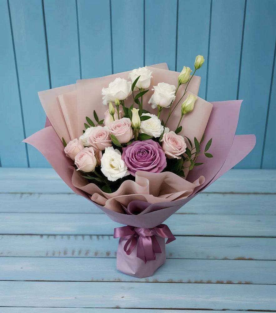 Букет цветов из: Розы и Лизиантусы в Гидроузел