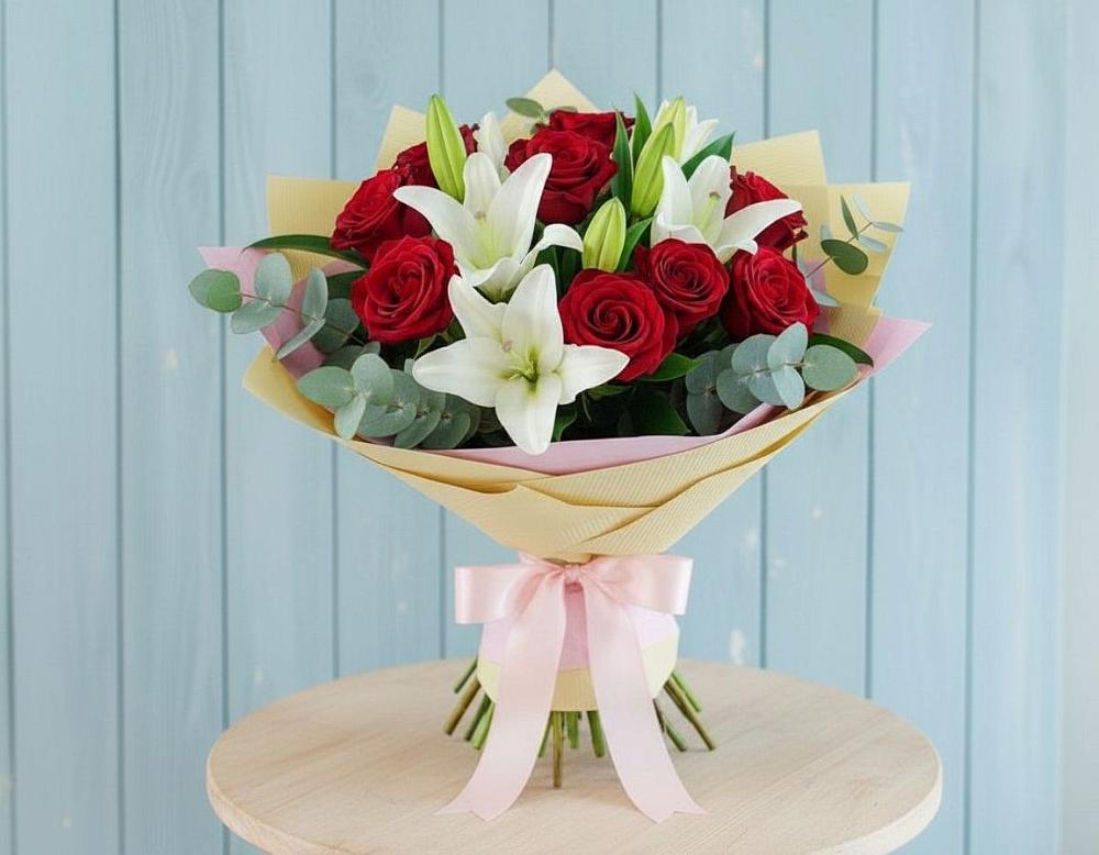 Букет цветов из: Лилии и Розы в Гидроузел